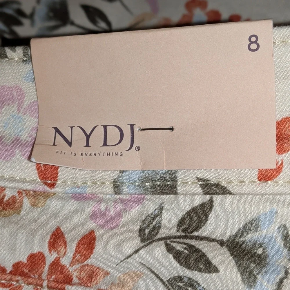 NYDJ Ella Bermuda Shorts Floral Print Lift Tuck Cream Pink Size‎ 8 NWT